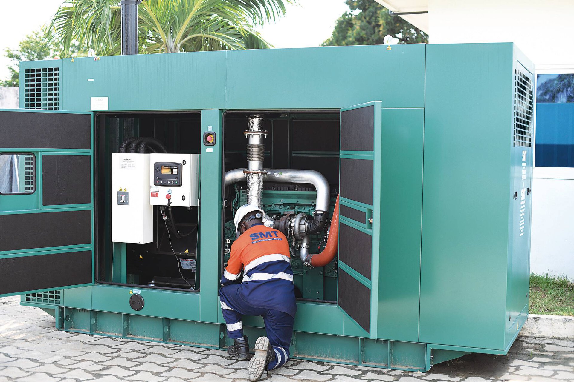 High-capacity industrial genset powered by Volvo Penta, engineered for maximum uptime and reliable backup power in any industrial setting.