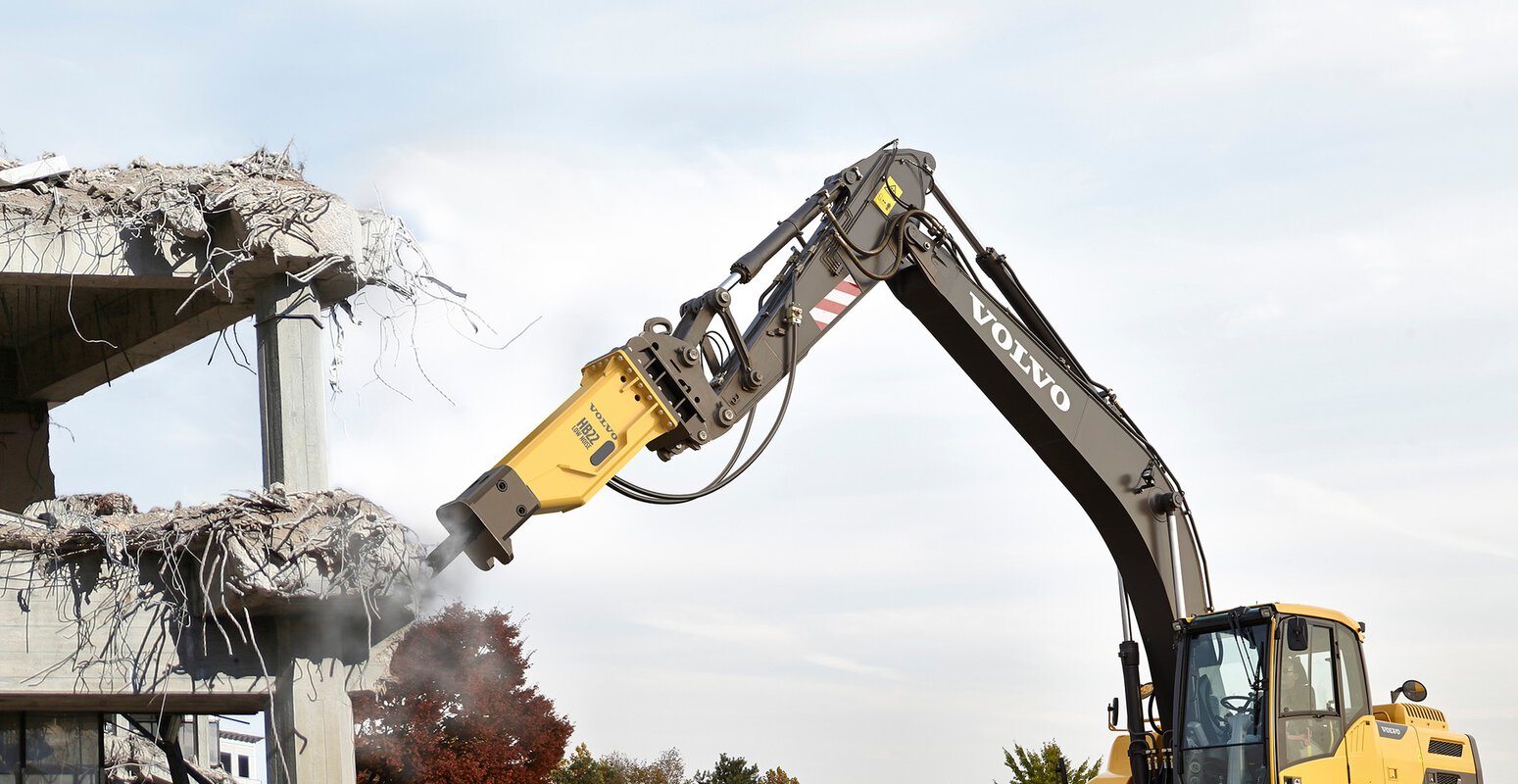 hydraulic-breaker-excavator-quarry-demolition
