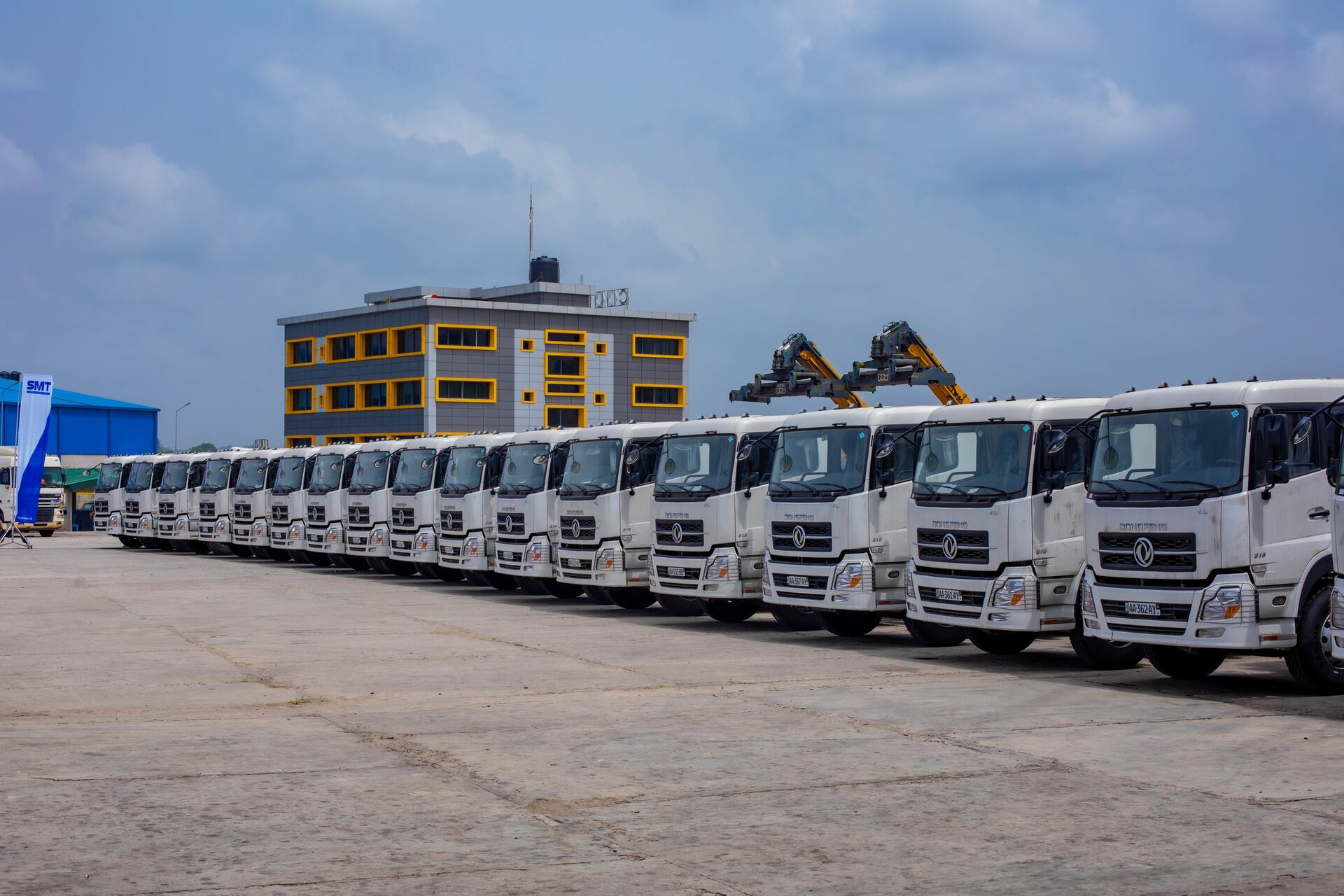 dongfeng-tractor-tipper-rigid-trucks