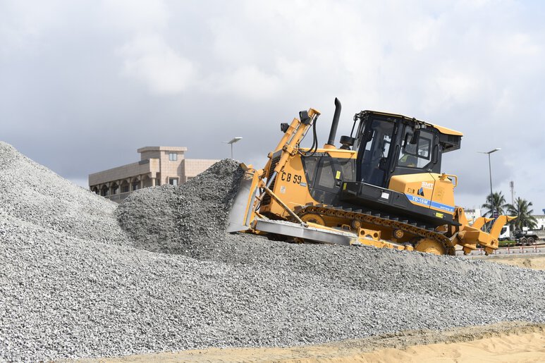 Dressta mining dozer clearing the face and managing heavy overburden to support large-scale mining operations