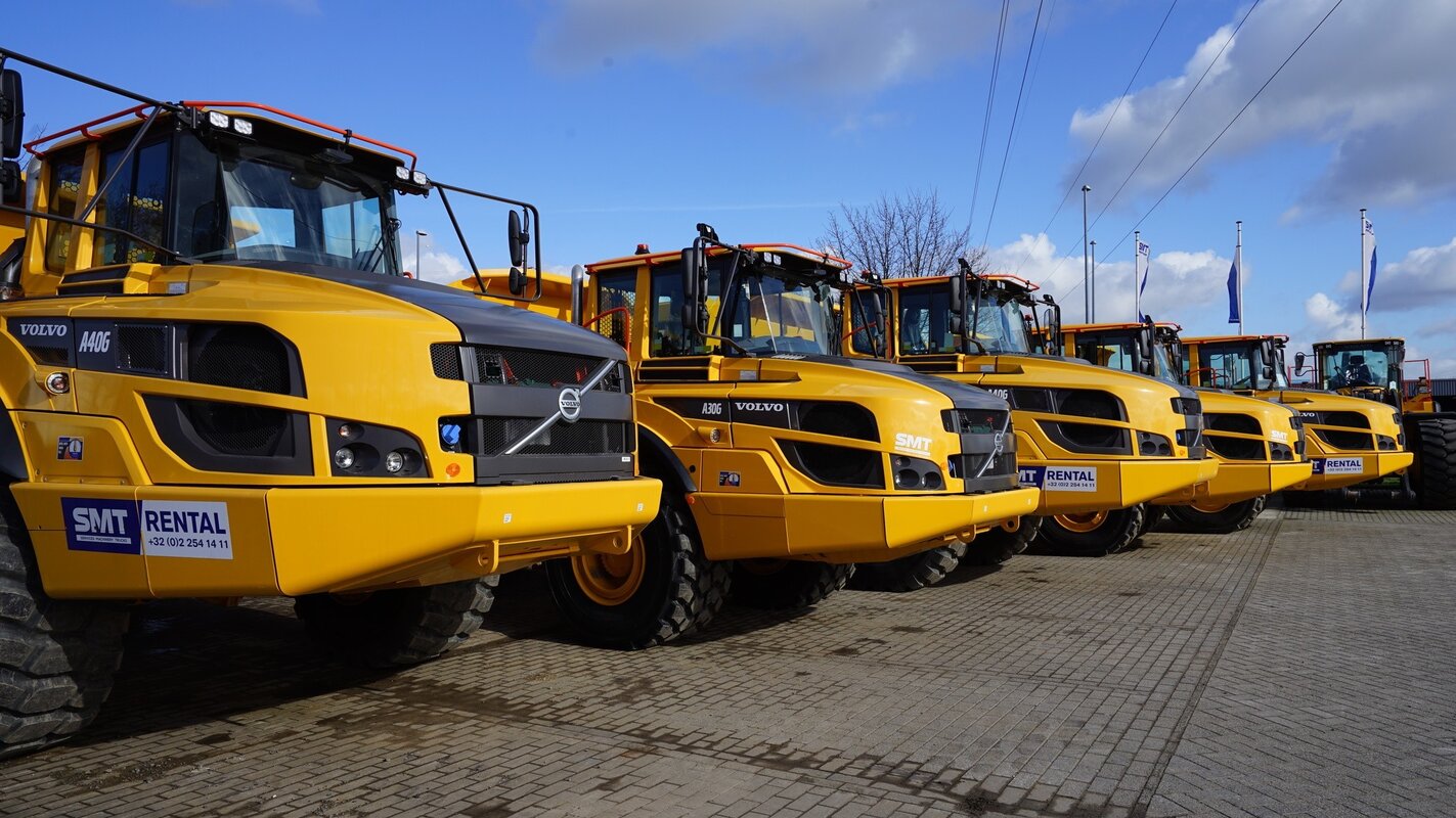 Rij Volvo-knikdumpers uit de huurvloot van SMT Rental